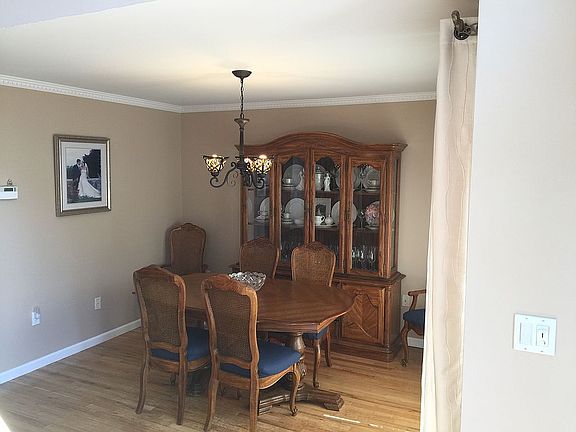 4th image of 179 Vineland Ave