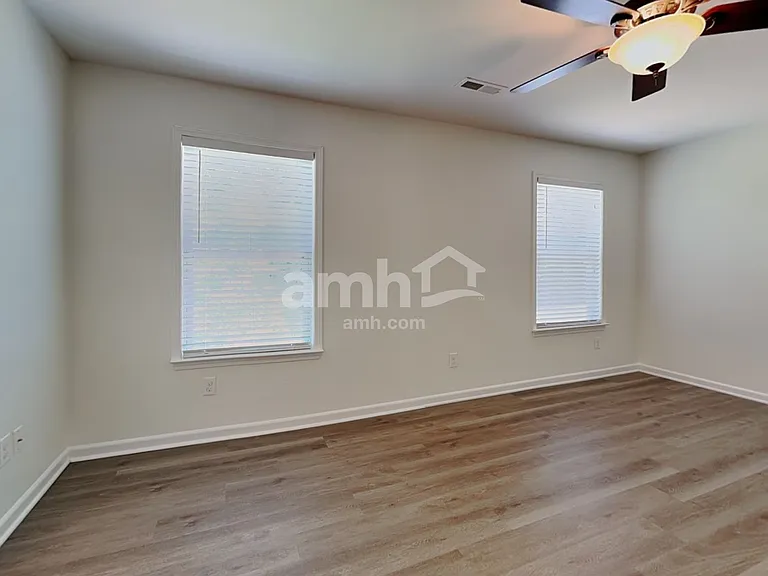 145 Collenton Ln — Photo 13