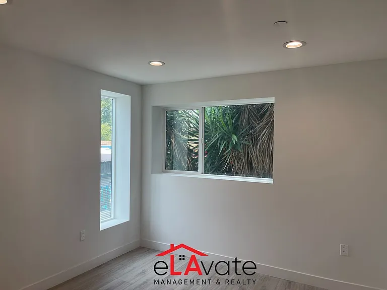 1127 N Virgil Ave — Photo 6