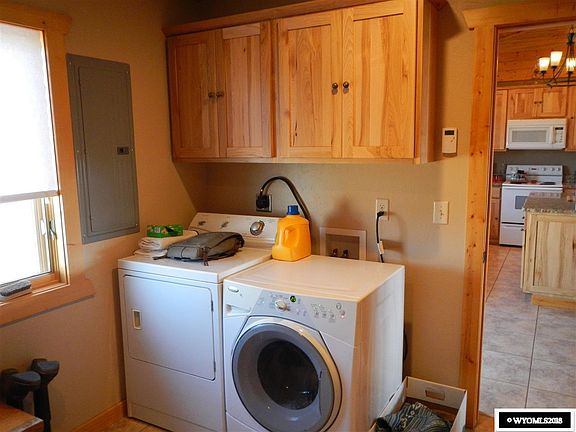 4th image of 625 Mountain View Dr