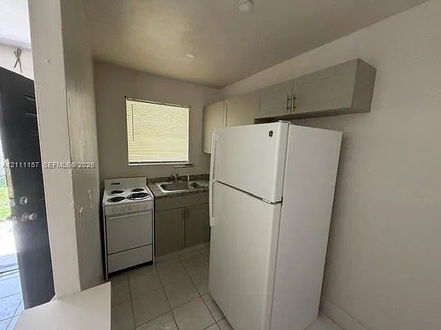 110 W 26th St — Photo 2