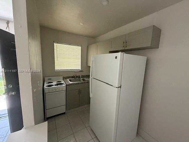2nd image of 110 W 26th St #2