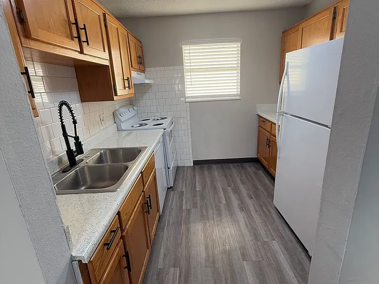 Higdon Ferry Apartments — Photo 44