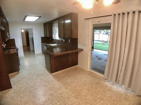 5th image of 18770 Smithwood Dr