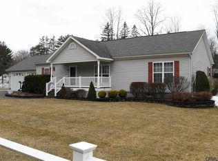 541 Saratoga Rd, Glenville, NY 12302