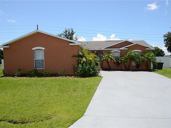 3rd image of 327 Caen Ct