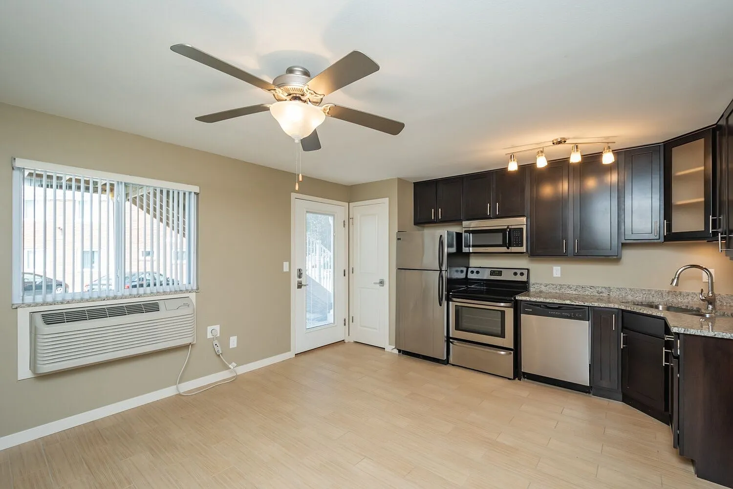 River Ridge Place - 203.5 Building — Photo 2