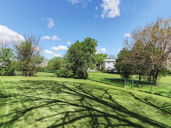 2nd image of 824 Edenwood Dr