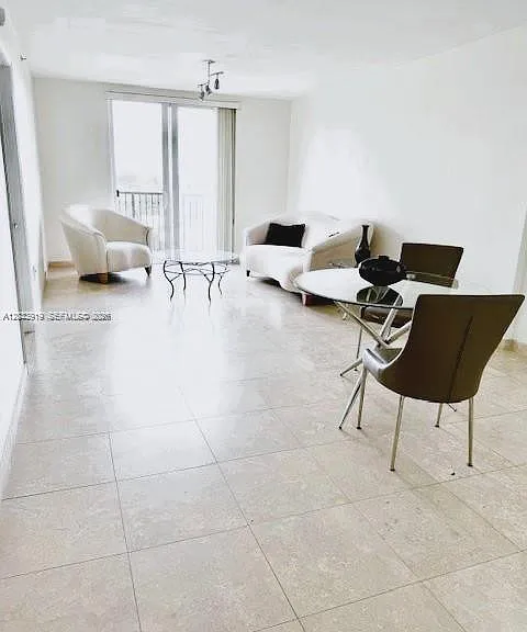 8888 Collins Ave #314 — Photo 9
