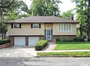 2336 Keeler Ave, Merrick, NY 11566