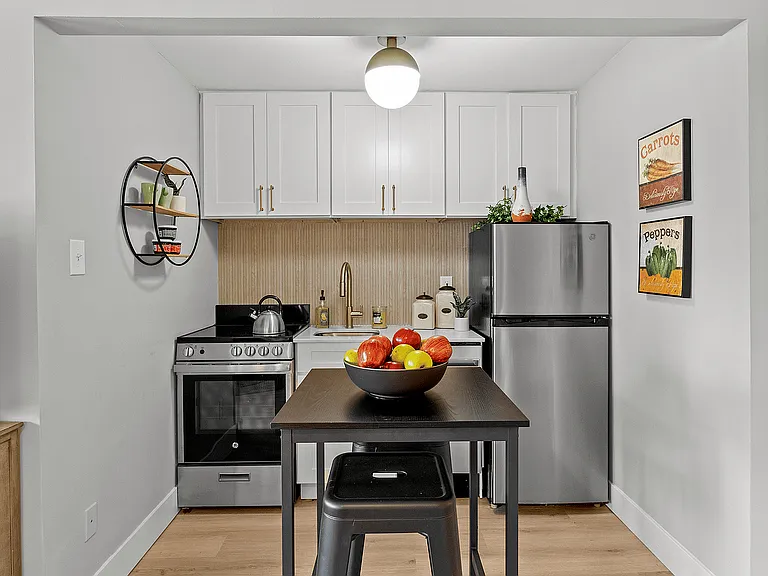 2837 Minto - 8