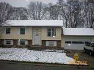 828 Steeplechase Dr, Mishawaka, IN 46544