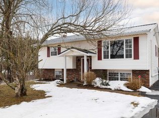 37 Robertson Rd E, Charlottetown, PE C1C 1K6