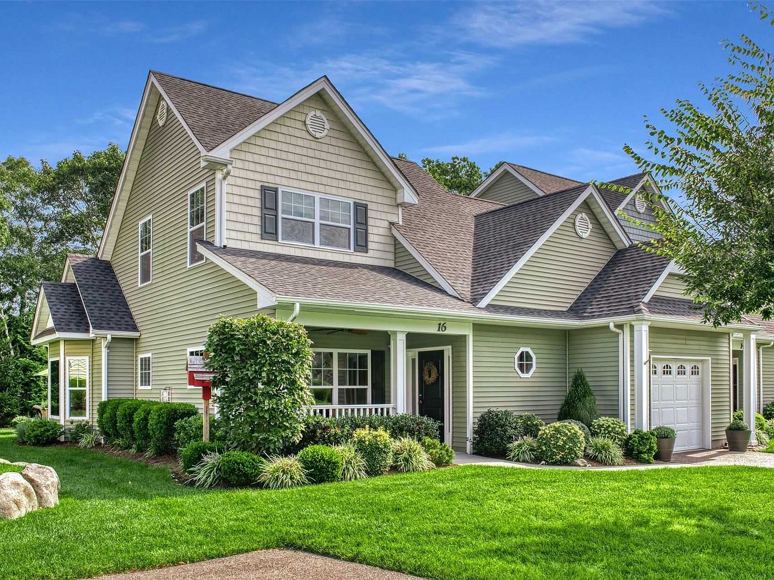 16 Purple Row, Riverhead, NY 11901 Zillow