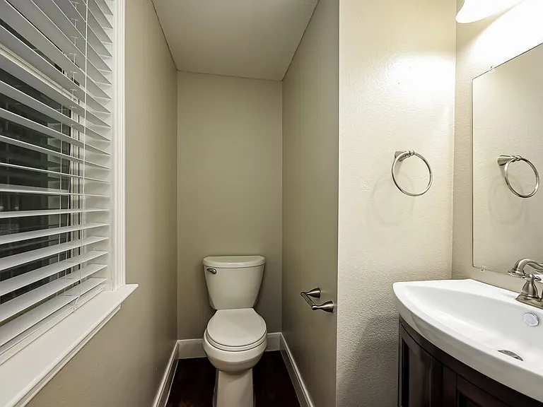 607 Limestone Flt — Photo 16
