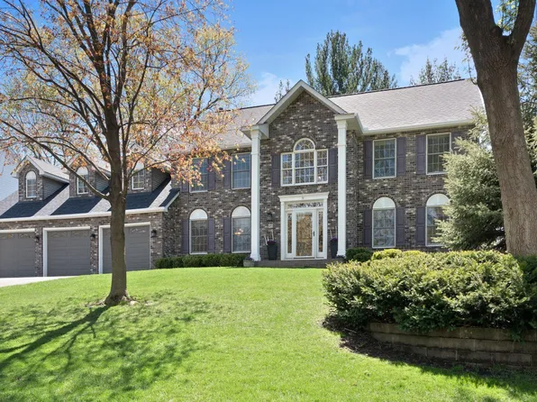 670 Brookside Ln, Mendota Heights, MN 55118