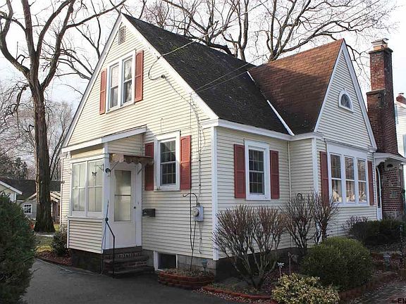 2nd image of 7 Horstman Dr