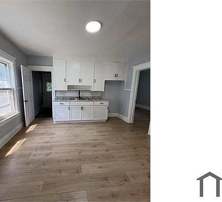 2nd image of 946 E 79th St #2