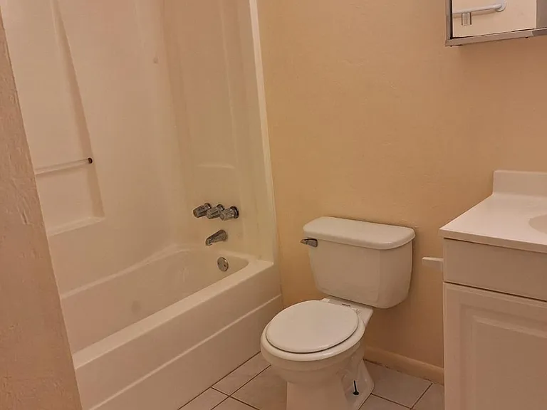 109 SE 16th Ave #Q101 — Photo 5