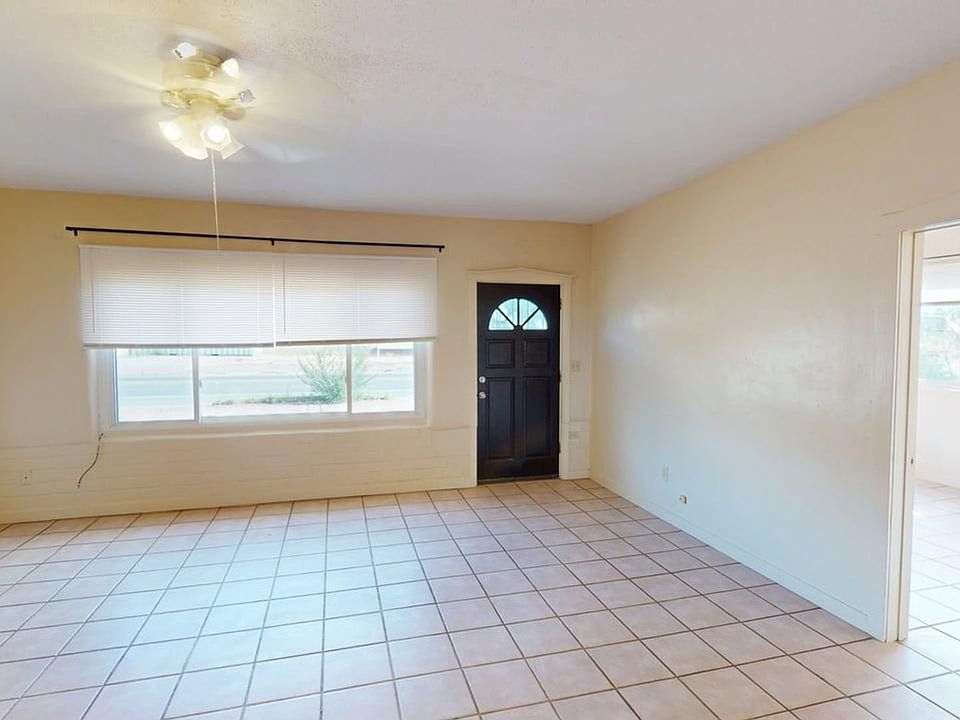 1st image of 1033 Agua Fria St