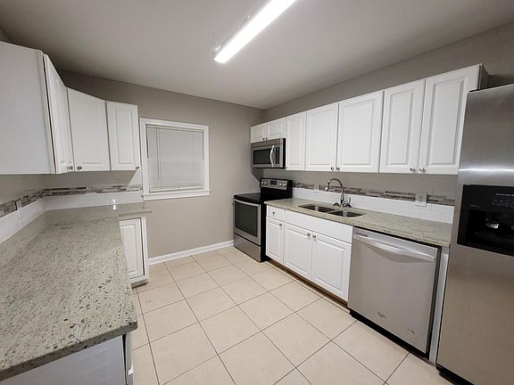 3rd image of 5529 W Jackson St
