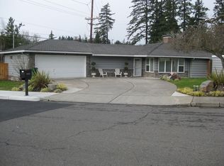 6815 SW Dover St, Portland, OR 97225