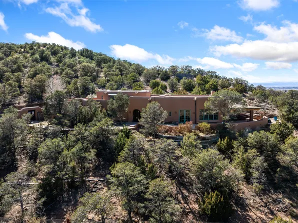 642 Camino De La Luz, Santa Fe, NM 87505