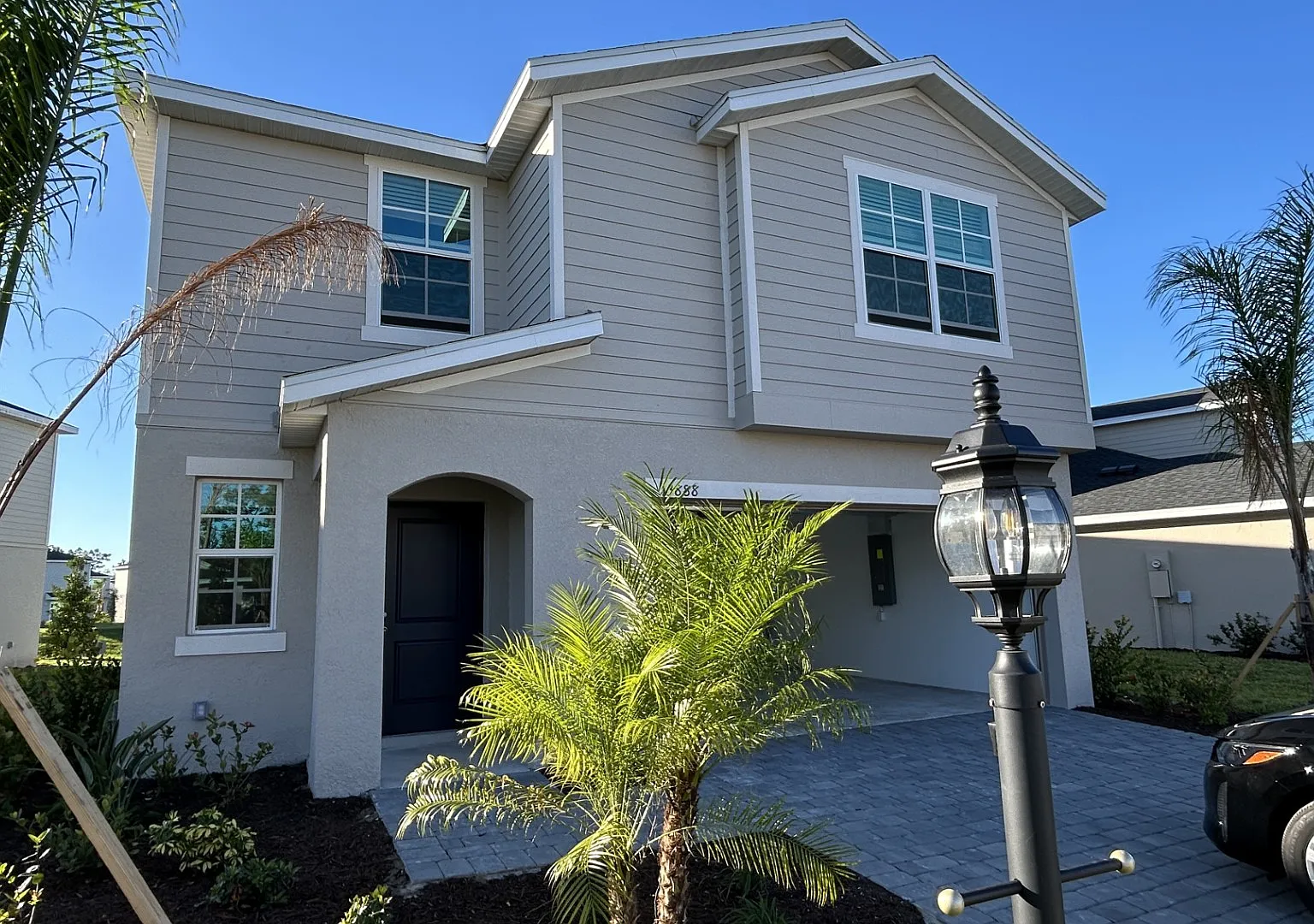 5 bed, 2.5 bath, 2216 sqft, $4,000 — Photo 1