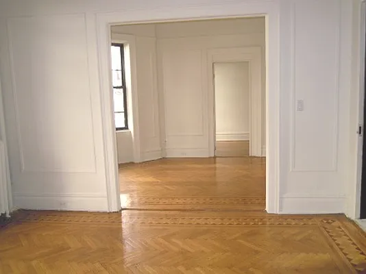 Rented by Metropolitan Equities | media 9