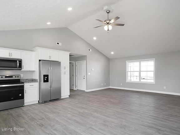 5th image of 139 Sawgrass Ave