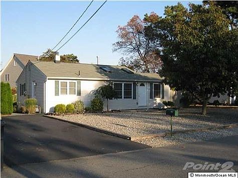 2nd image of 135 Club House Rd