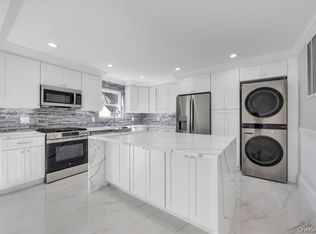 41 Perry St, Hempstead, NY 11550