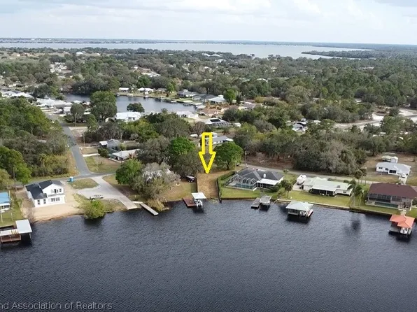 1018 Jonquil St, Lake Placid, FL 33852