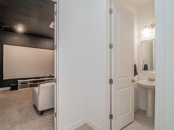 4th image of 300 Headwaters Dr