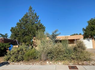 207 Sierra Pl NE, Albuquerque, NM 87108
