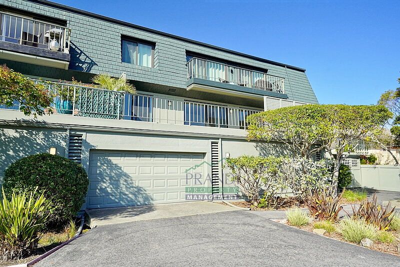 1st image of 16 Greenwood Bay Dr