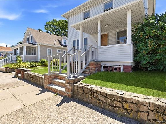 2nd image of 140 W Lawn Ave