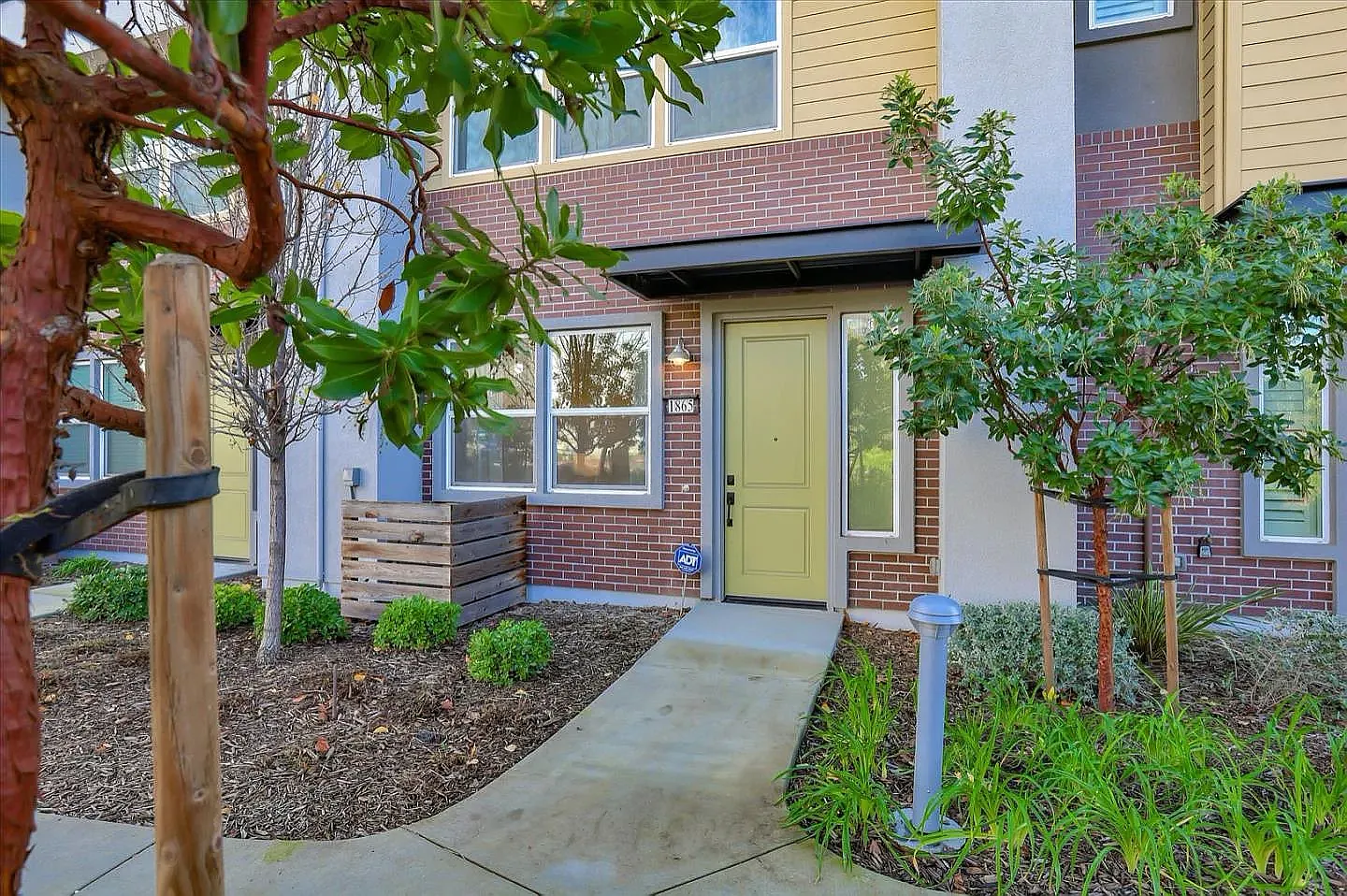 3 bed, 2.5 bath, 1714 sqft, $4,500 — Photo 1