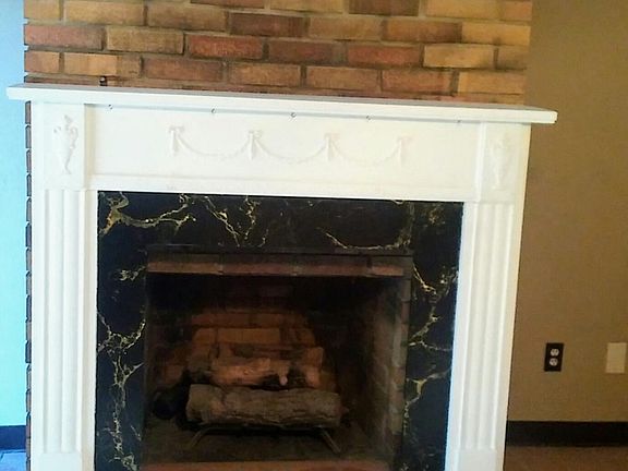 3rd image of 510 W Railroad Ave