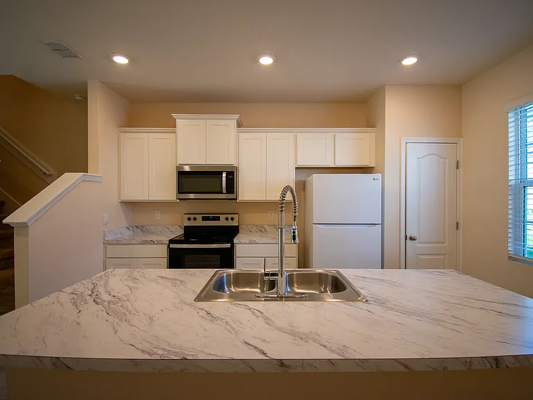 882 Rotary Rd — Photo 9