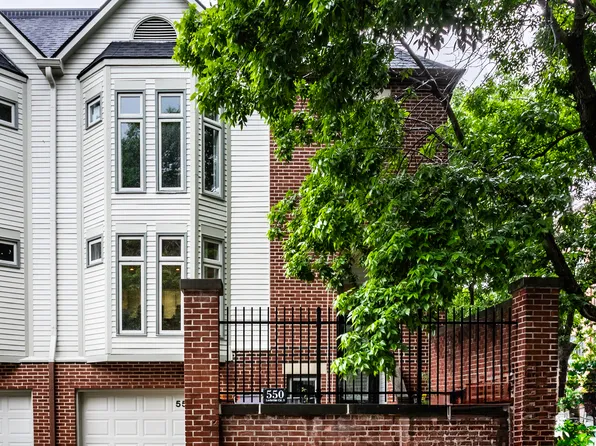 550 Lockerbie Cir S, Indianapolis, IN 46202