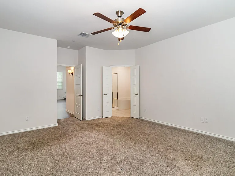 2413 Siskiyou St — Photo 13