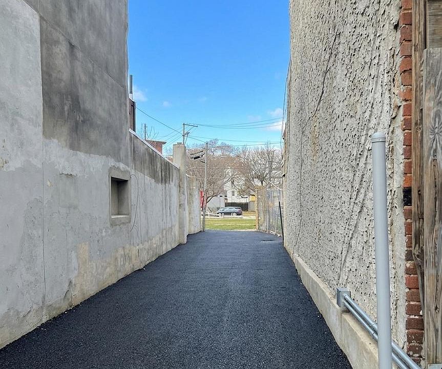 1st image of 2456 Kensington Ave