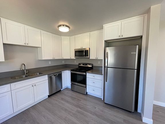 2nd image of 1830 Federal Ave APT 2