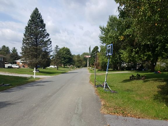 4th image of 60 La Salle Dr