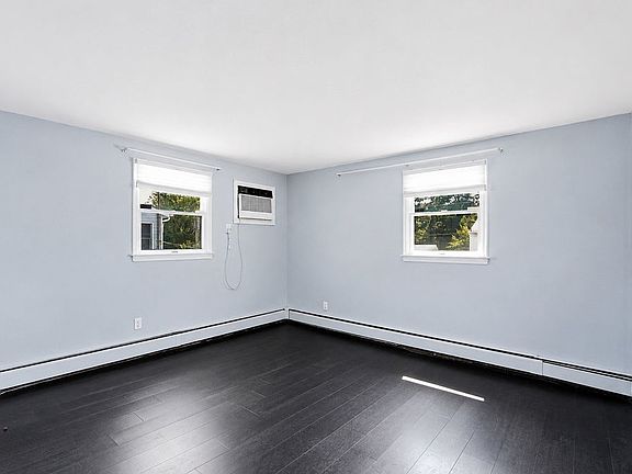 4th image of 12 Cable Ln