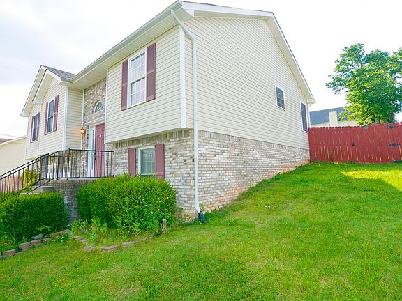 2nd image of 1496 McKinley Ct