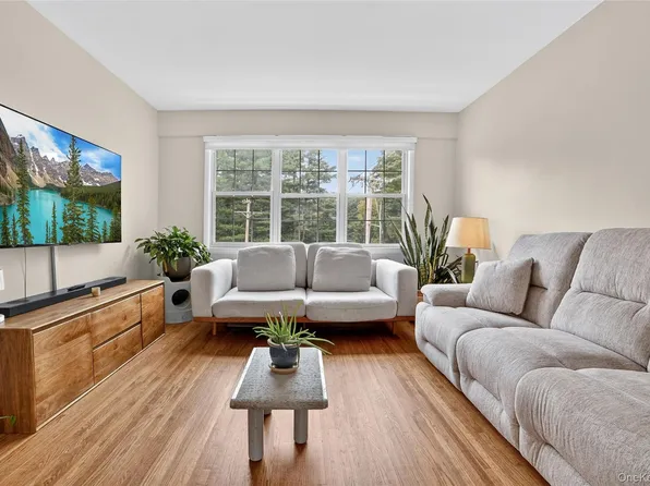 17 Fieldstone Drive #148, Hartsdale, NY 10530