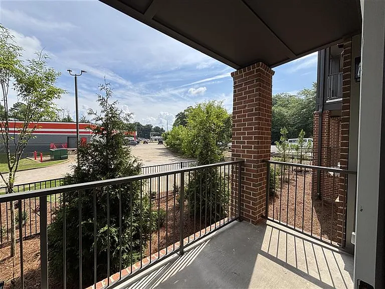 District on the Etowah Apartments — Photo 374
