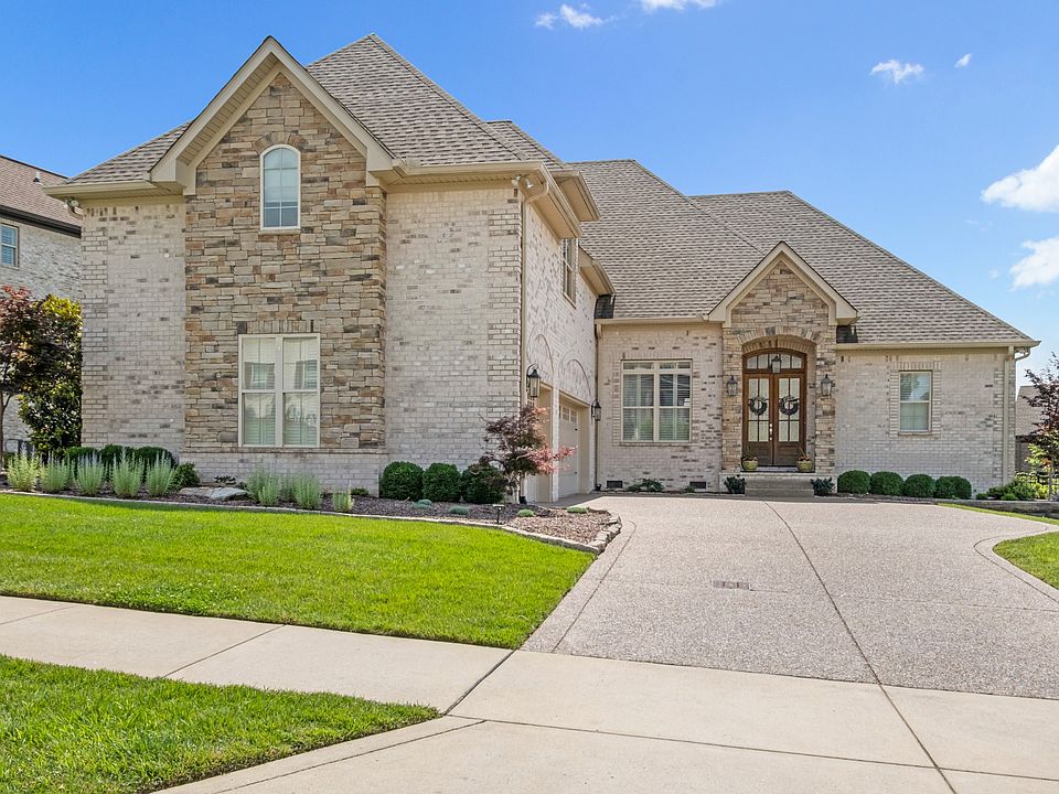 1st image of 126 Thornwood Pl
